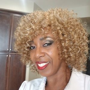 Meet your Posher, Debra